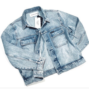 NWT Calvin Klein Womans Jacket Jeans Light Blue Denim Trucker Jean Jacket M